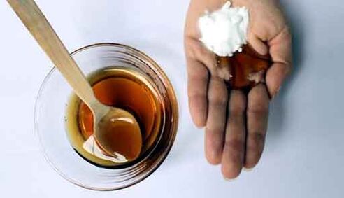 With soda powder with honey and a member to increase the member